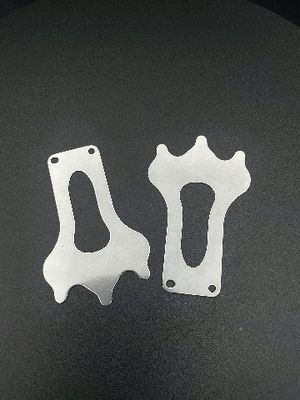 Bagian stamping logam stainless steel yang disesuaikan Pelat katup